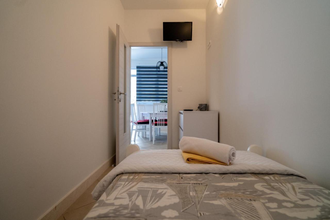 Apartman Dupin Dugi Rat Exteriör bild