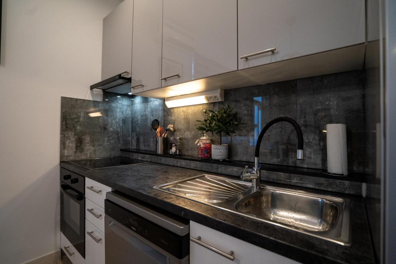Apartman Dupin Dugi Rat Exteriör bild