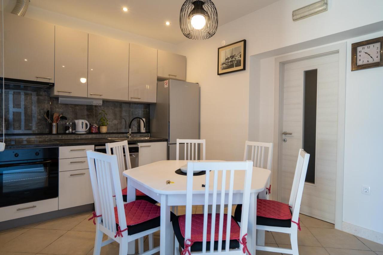 Apartman Dupin Dugi Rat Exteriör bild