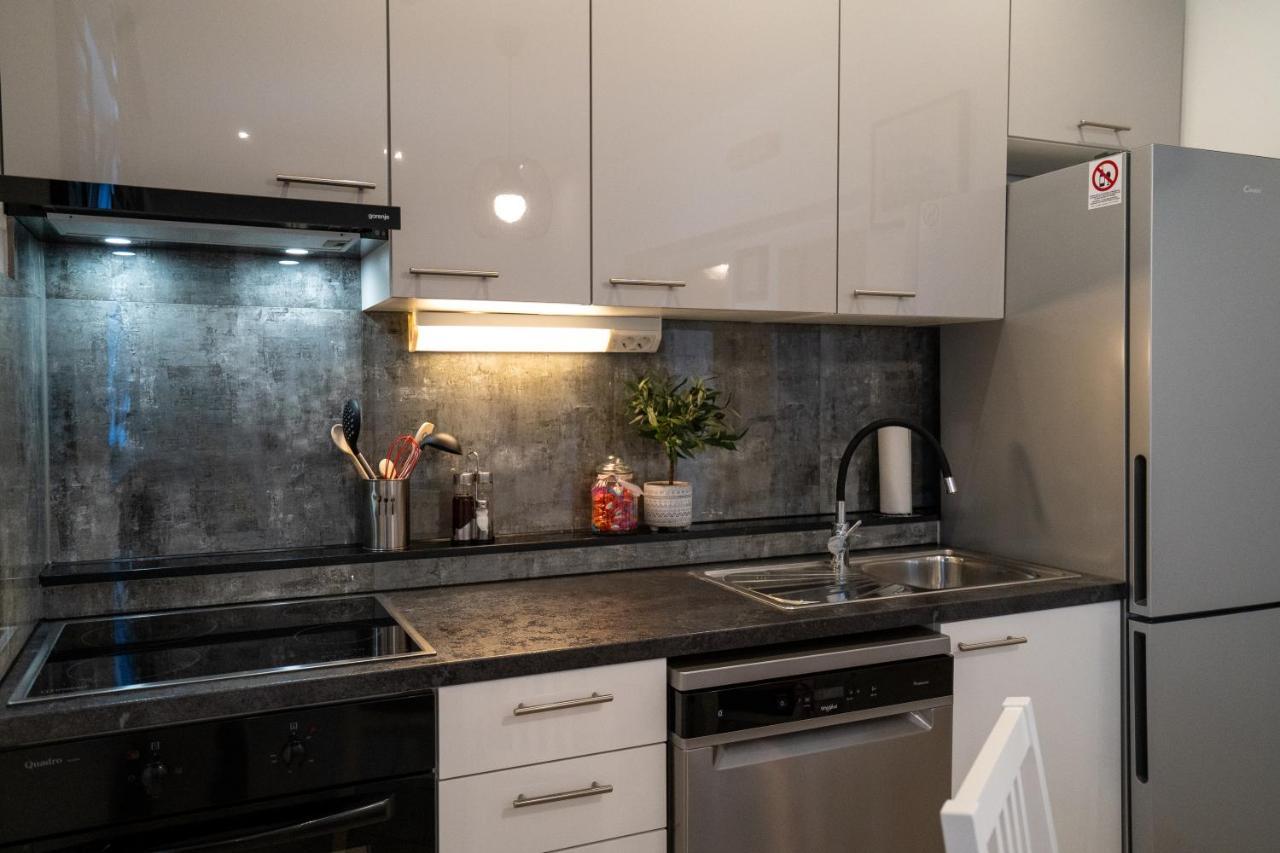 Apartman Dupin Dugi Rat Exteriör bild