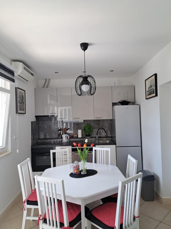 Apartman Dupin Dugi Rat Exteriör bild